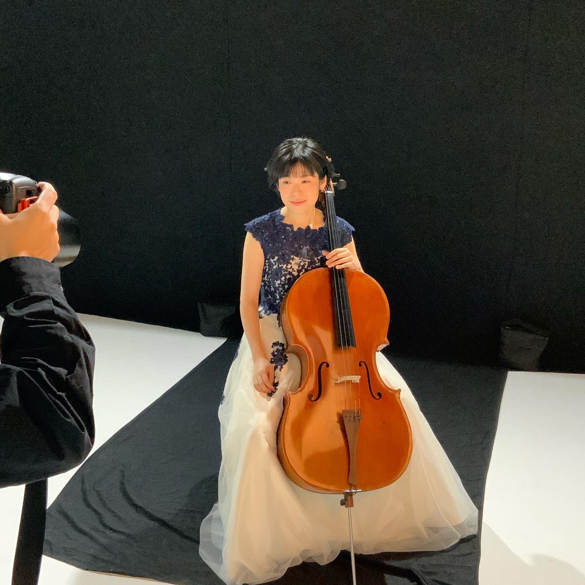 本日は、チェロリストの前田美華さんの撮影でした！
見ているこちらも笑顔になってしまう、とっても素敵な笑顔の前田さん✨
みなさまもぜひ、前田美華さんをチェック！
#チェロリスト  #前田美華　さん
tosamika.p-kit.com/page0005.html
#cello #celloplayer