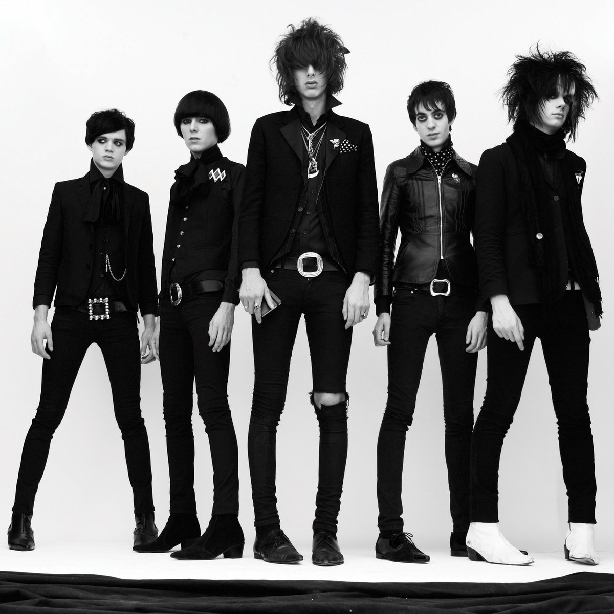 финн вулфхард 2022. деванда уайз поцелуй. She is the new thing. пайпер оранжевый новый черный. тейлор шиллинг милосердие.