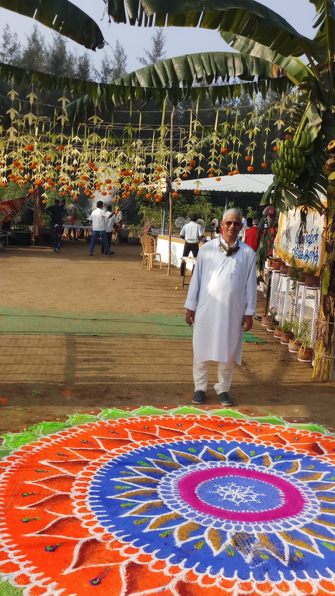 megirish2001's tweet photo. Anyone planning weddings ..? Sharing some beautiful, #ecofriendly  decoration ideas we loved  at a wedding near Kanchipuram. Venue so tastefully decorated. No plastic at all. 

All food served in metal/ steel. Outstandingly tasty traditional organic food. #BackToRoots ❤🇮🇳 https://t.co/pnlVjsMqJ4