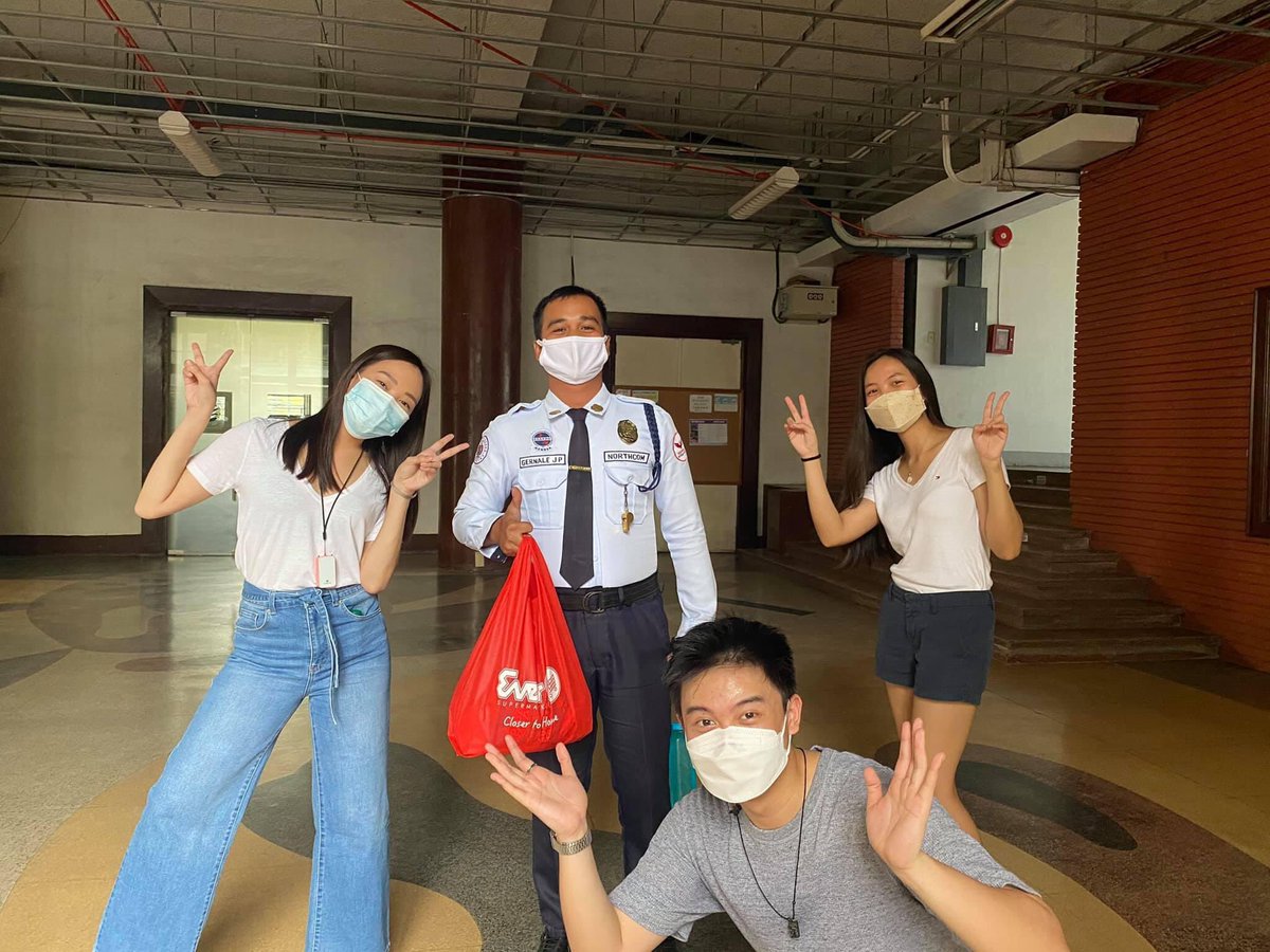 upcsspsc's tweet photo. [YaKAPP Donation Drive]

The first batch of gifts have been distributed to our ates and kuyas at Palma Hall and Lagmay Hall yesterday. Thank you so much to the Greater CSSP Community for taking care of our home. We miss you! ❤️ https://t.co/V0jvZrZxE2