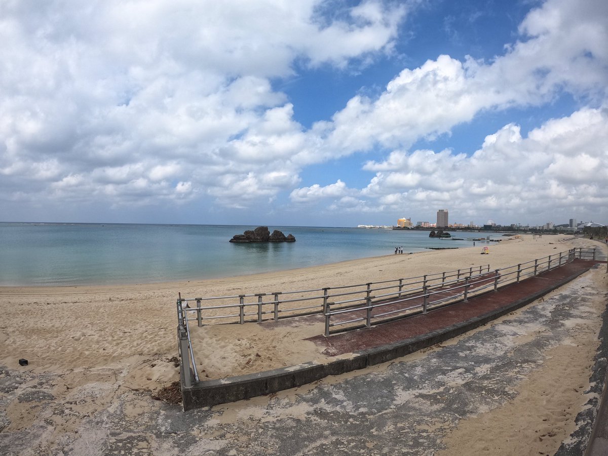 okinawanderer's tweet photo. Wandering Okinawa!!  @Araha Park in Chatan!

The redesigned Indian Oak Ship looks almost unveiled!

#okinawa #chatan #park #araha #beach #ship #IndianOak #playequipment #play #kids #family https://t.co/VKS6JOqYTy