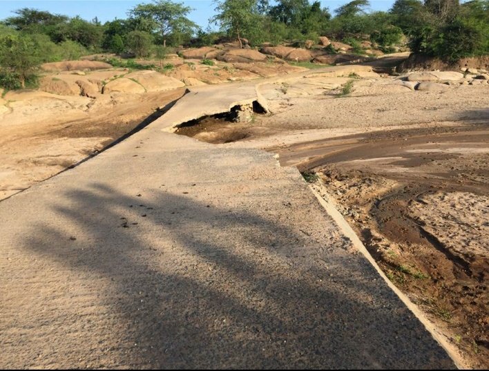 mush_xpress's tweet photo. @DrAlfredMutua @citizentvkenya @TrevorOmbija What about the state of this Bridge at Junction of Miu and Thwake river for a moto moto session?? 😕 https://t.co/3waczLLYFr