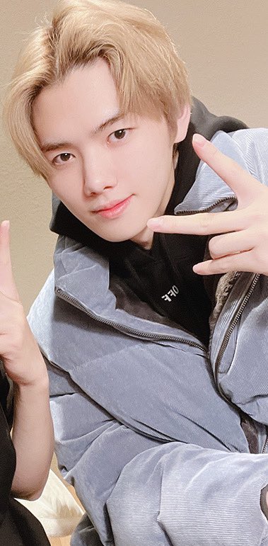 MINIshell917's tweet photo. 민햐 https://t.co/aN3oqAqc81