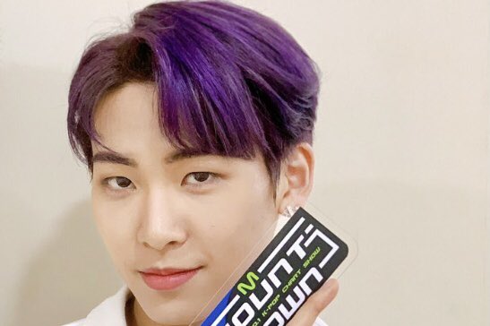 薄めのメイクに紫髪‥ 美男子すぎる💦 さすが蓮くんだわ✨ 今日が楽しみ