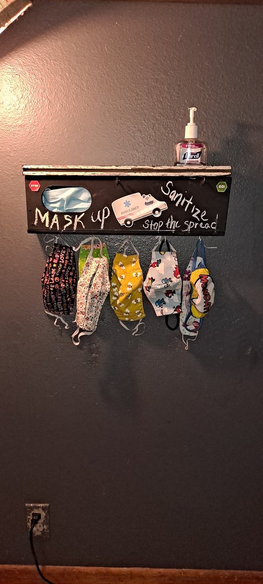 RiteGifts's tweet photo. Even as the #pandemic begins to drop. #facemasks will be a part of our everyday attire for some time to come. Keeping track of these mask is a task all together. We have 5 #kids so it was near impossible. Thats when I started making #maskholders. This is just one of the many. PM https://t.co/bLPlNsmP9q