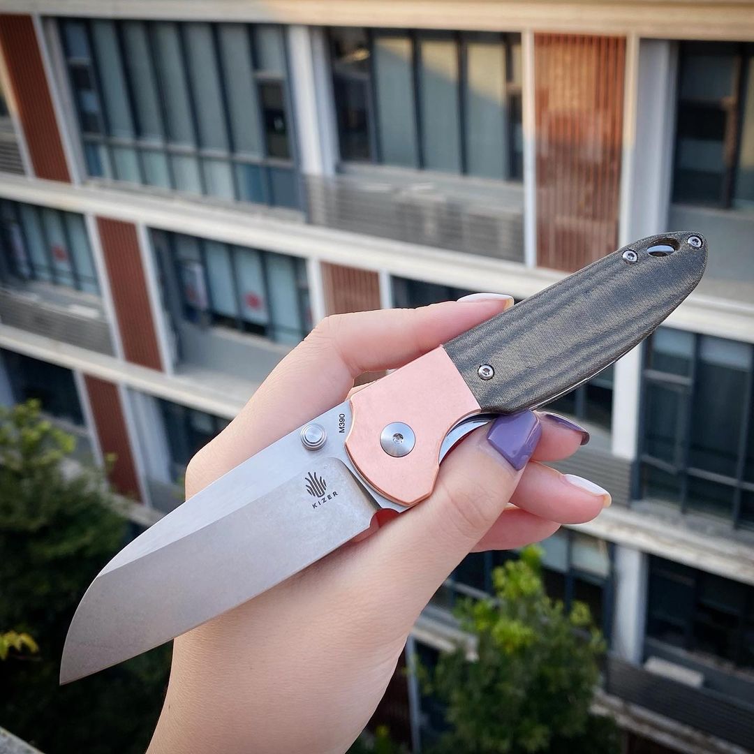 New Deviant!! Cooper bolster with black linen micarta handle!

It is expected to arrive at our dealer at the end of March.

#kizer #kizerdeviant #edc #knife #knifelife #m390 #edcknife #micarta #knives #knifeporn