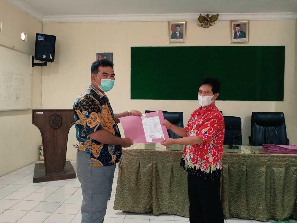 dispertan's tweet photo. Pengarahan Plt. Kadistan Sunanto bagi ASN PPPK lingkup @dispertan sebanyak 40 org di aula. Pengangkatan mulai 1 Jan 2021-31 Des 2025. Surat Pernyataan Melaksanakan Tugas (SPMT) 17 Feb 2021 (24/02).

Kadistan menegaskan dg adanya kejelasan status, kinerja utk lebih ditingkatkan. https://t.co/U9YRsYt6Dd