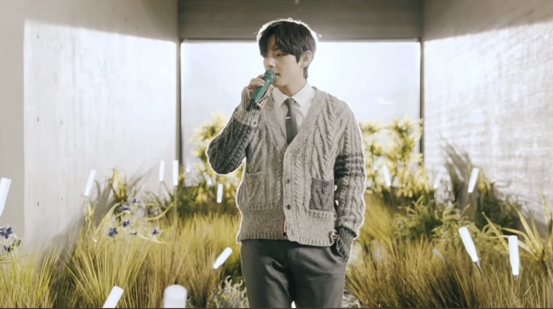 armjoovy's tweet photo. MTV #BTS unplugged, it was the most beautiful thing I had ever seen. Your #mytae voice sounded so soft, so warm... your #TAEHYUNG voice enveloped my heart. I love #BlueAndGrey. https://t.co/W8uyzwM7TQ