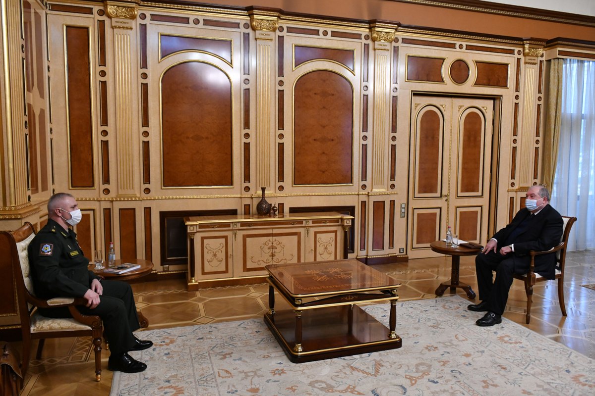 ArmSarkissian's tweet photo. Received Lieutenant General Rustam Muradov, the commander of the Russian peacekeeping contingent in Nagorno-Karabakh. We discussed issues related to the return of Armenian PoWs &amp; civilians held on the Azerbaijani side, the finding of those reported missing, their transfer to Arm. https://t.co/BpXrTd1NKf