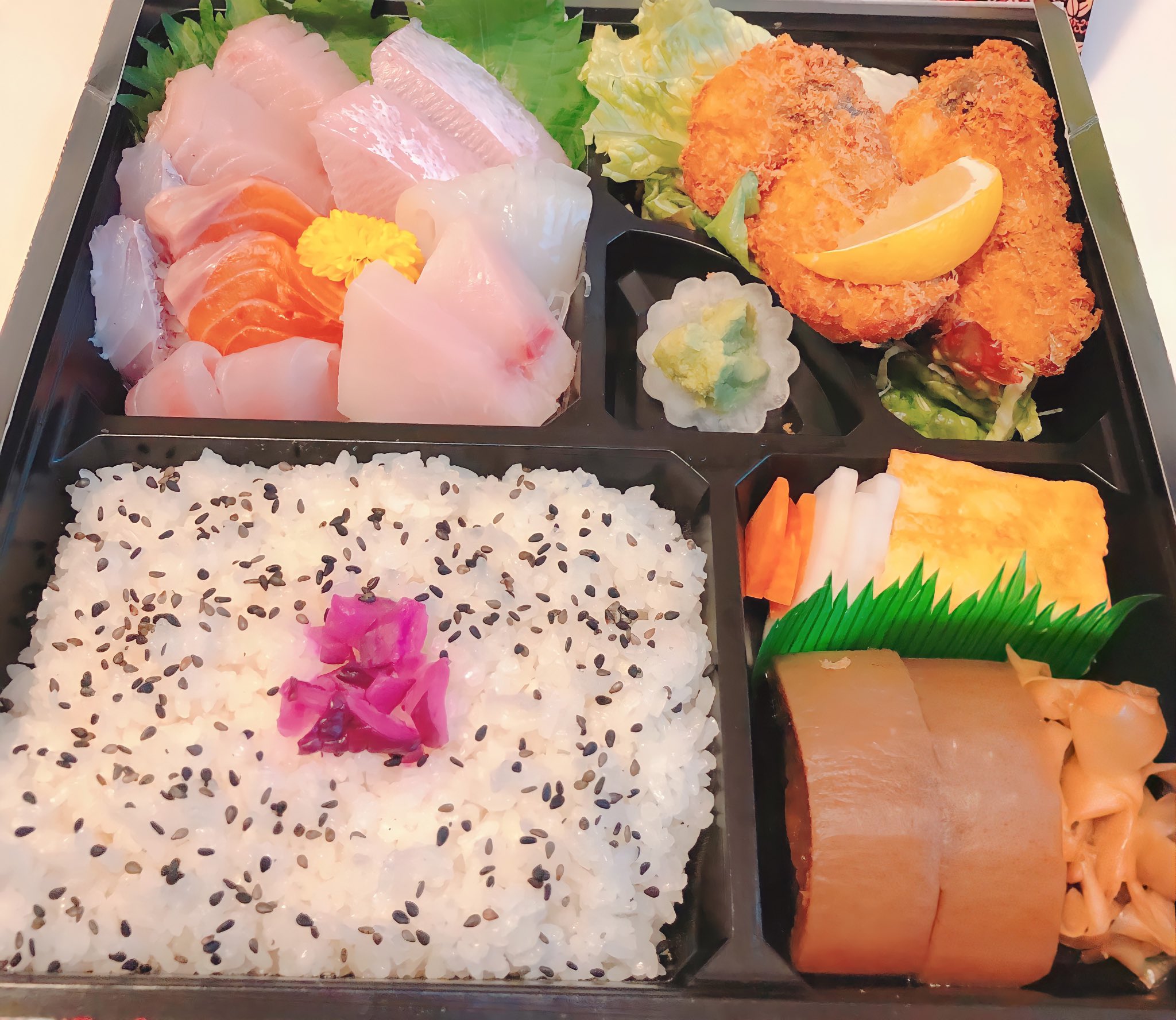 魚料理の店鮮魚まるふく 大泉学園 出前館人気no 1の刺身弁当です 人気の刺身盛りをいれたお弁当としてお届けいたします 1個より注文受け付けておりますのでお気軽にご利用下さい 出前館は17時よりご注文の受付を開始です お刺身 揚げ物の 魚料理の店鮮魚まるふく 大泉学園 出前館人気no 1の刺身弁当です 人気の刺身盛りをいれたお弁当としてお届けいたします 1個より注文受け付けておりますのでお気軽にご利用下さい 出前館は17時よりご注文の受付を開始です お刺身 揚げ物の