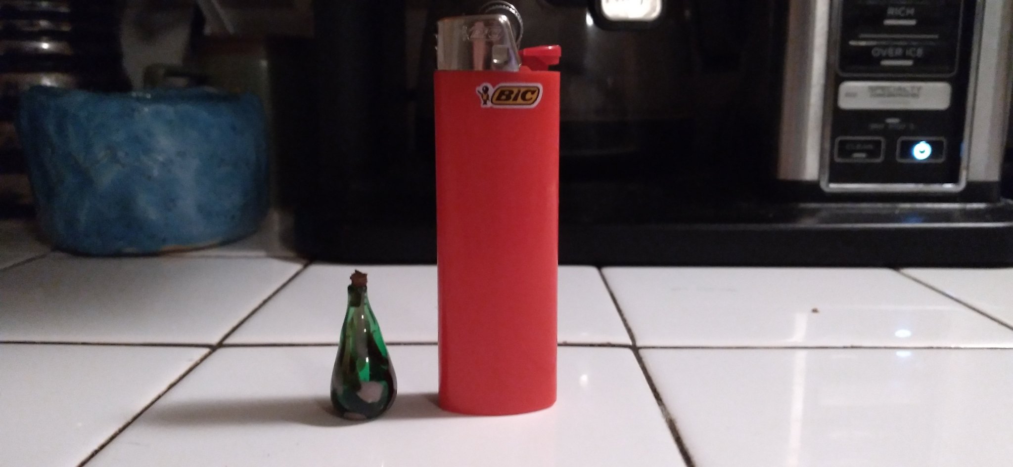 Just a little tiny fucking glass vile I made. #minithings https://t.co/Rn8mfaSxl6