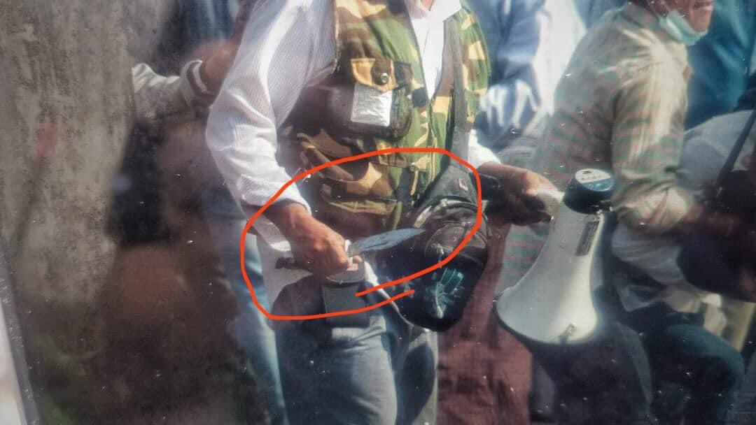 <a href="/poppymcp/">Poppy McPherson</a> They,supporters of military, have knife!! 
#WhatsHappeningInMyanmar