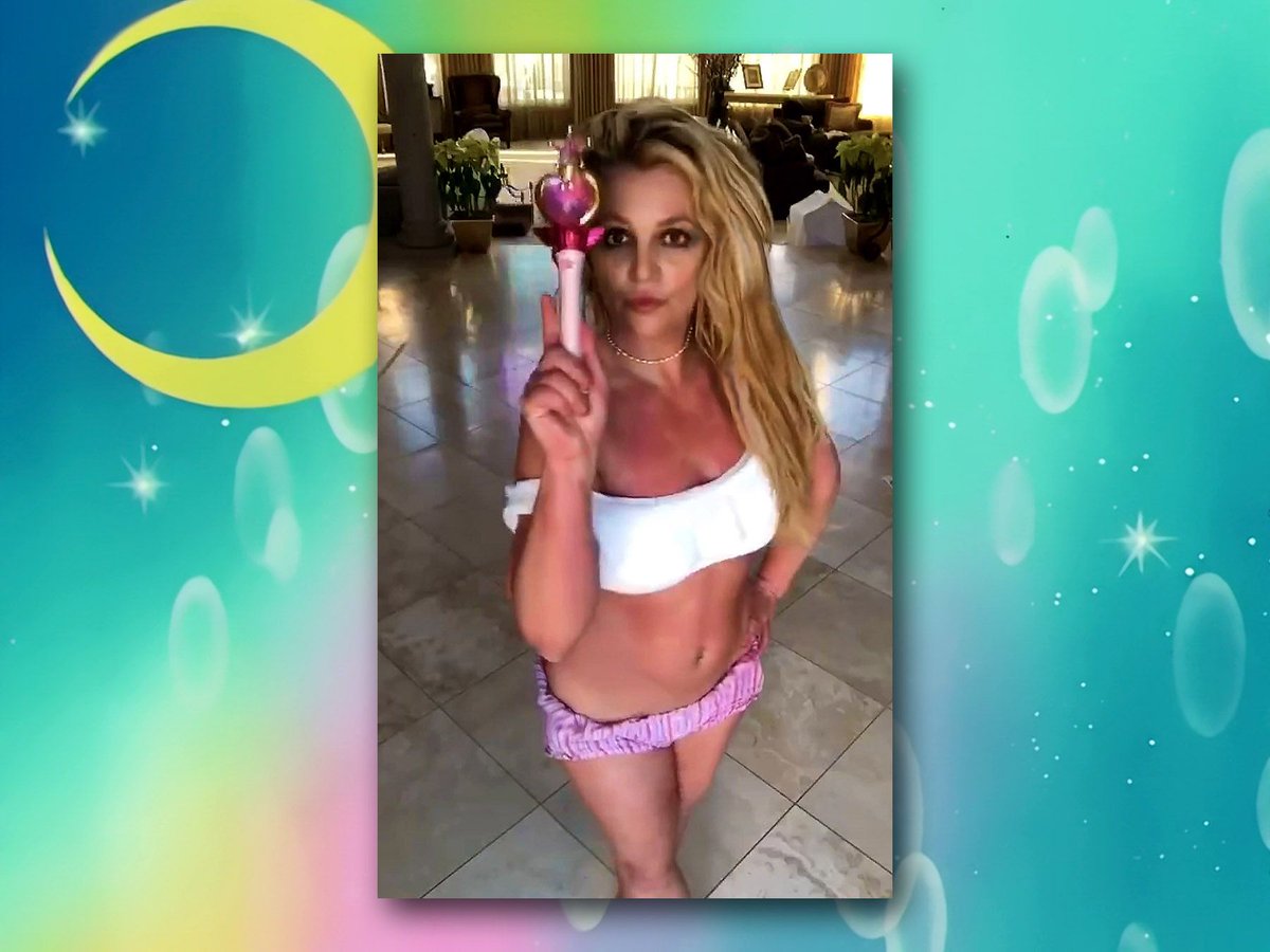 crystalconlive's tweet image. It’s Britney B****!

In the latest instagram video posted by @britneyspears, the iconic popstar is seen strutting her stuff with the Pink Moon Stick!

#CrystalCon #SailorMoon #Anime #Otaku #BritneySpears #Music #Dance #SailorChibiMoon #ChibiUsa #Pink #FreeBritney