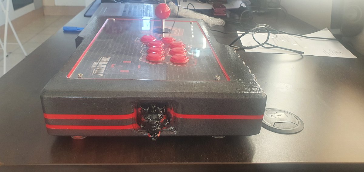 CharlieWolfGam1's tweet photo. It's finally arrived Wolfpack. My personalized CharlieWolfGaming fightstick. 

Thanks to @bryanlook @Kentahgoo1 and @Elamac_planG 

Time to open up some new #FGC titles. https://t.co/7WVElMm5Kr