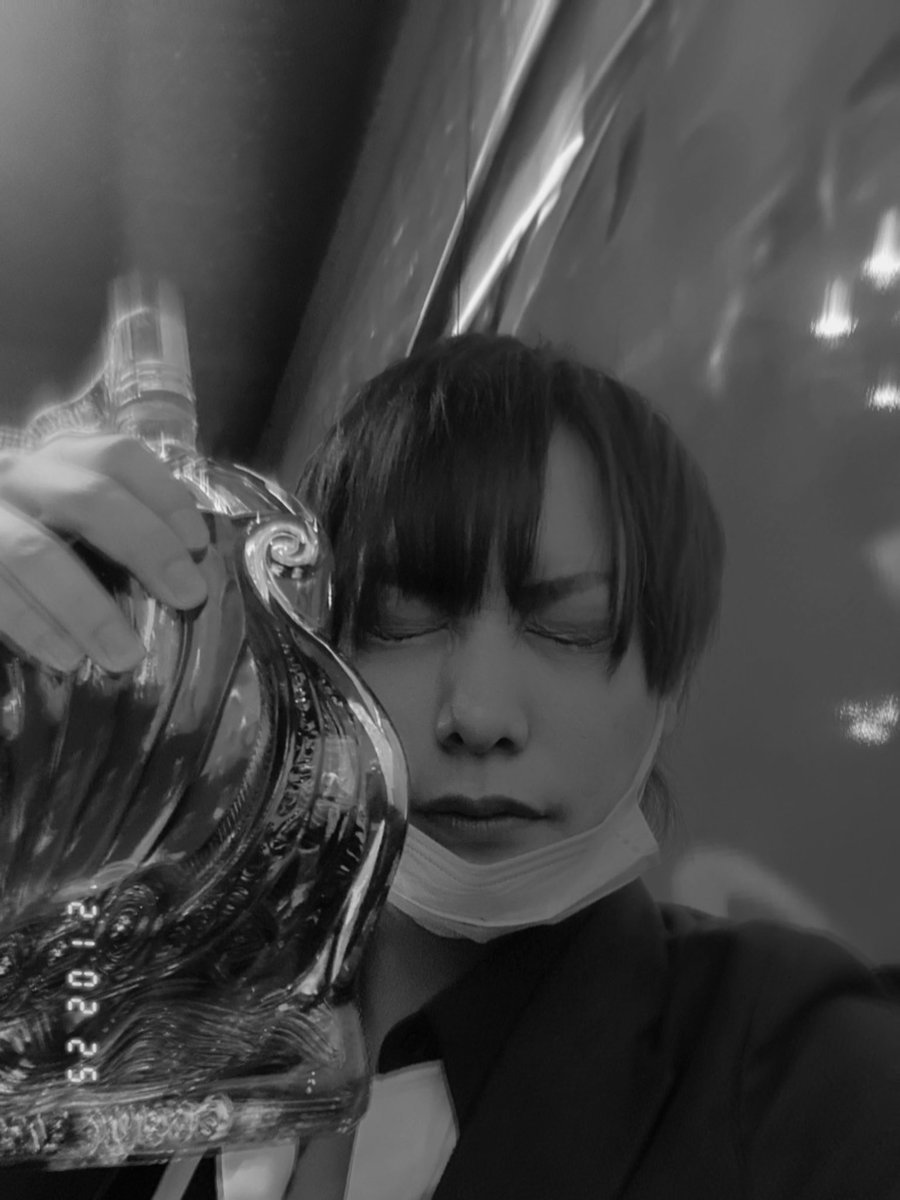 saikin_pan_suki's tweet photo. めちゃくちゃ二日酔いだー〜😂

今日ねラーセンおろしてもらったんだよね☺️

いつもありがとうございます🥺🥺
本当に感謝しかありません🥲

#ラッソン負けました
#名札外しちゃいましたw https://t.co/klSlVyycAW