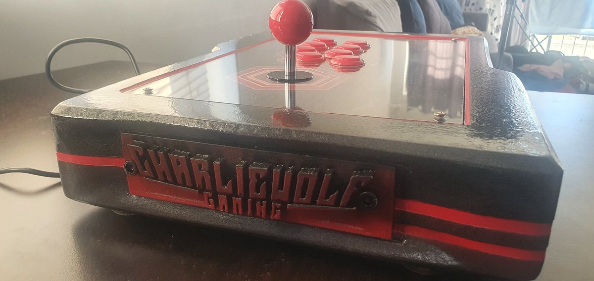CharlieWolfGam1's tweet photo. It's finally arrived Wolfpack. My personalized CharlieWolfGaming fightstick. 

Thanks to @bryanlook @Kentahgoo1 and @Elamac_planG 

Time to open up some new #FGC titles. https://t.co/7WVElMm5Kr