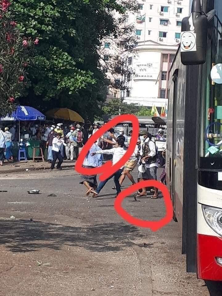 suu_hom's tweet photo. Myanmar MilitaryJuntas hired them with 5,000 Ks per day for a person to create VIOLATION against Myanmar Police Force and to deceive UN and the world that Burmese people do so.Remember we never violate. We protest peacefully. If you see Violation, it's not us.#we_never_violate https://t.co/oOqJCuxuWK