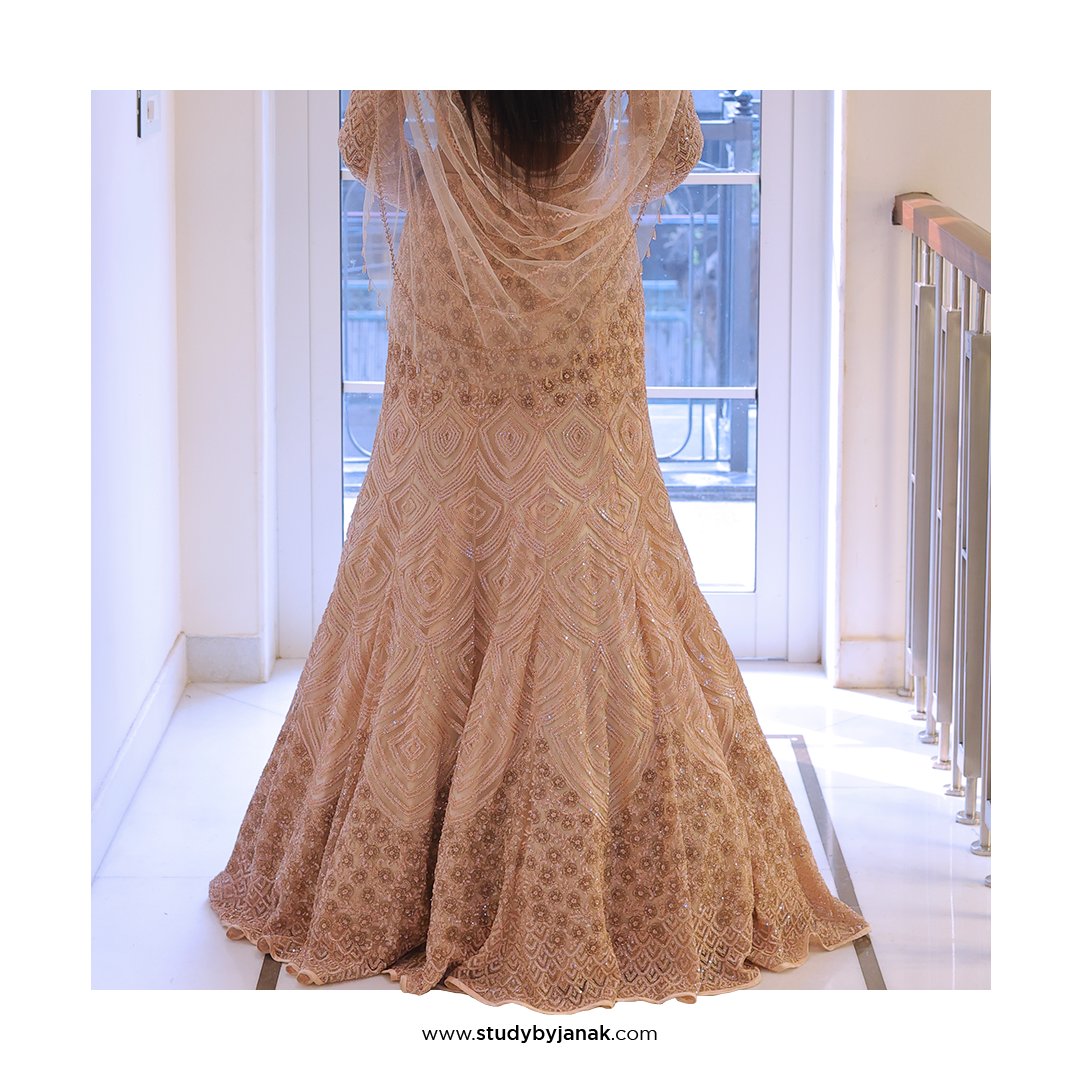 houseofsbj's tweet photo. Presenting you a stunning Study by Janak couture ensemble.
Brimming with exquisite embroidery &amp; elegance; this outfit by @houseofsbj available at our south extension store.
Virtual appointments can also be booked on 9811126999
Jewelry partner @hsskjwellers 
#OOTD #glam https://t.co/DOtSWLgQ1k