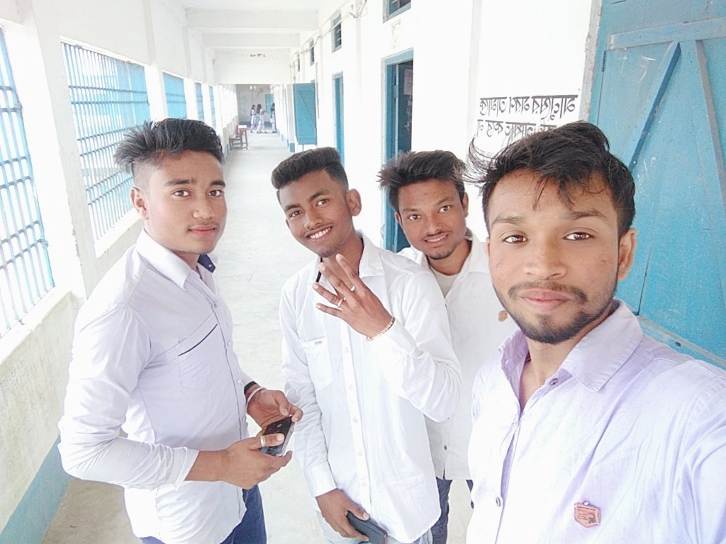 imamrito's tweet photo. Today in school.....
To your Friend 😊 https://t.co/CIiGBwYsZl