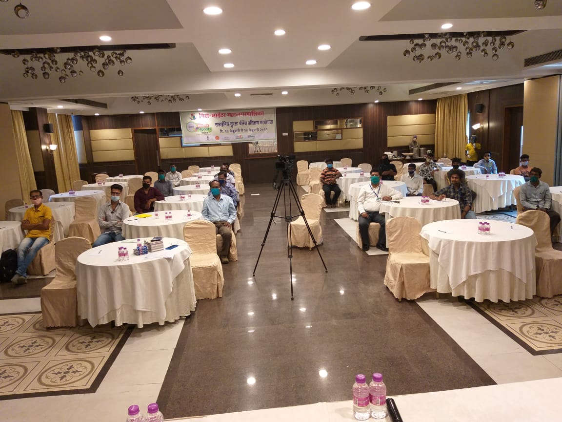 My_MBMC's tweet image. सफाईमित्र स्वच्छता चॅलेंज अंतर्गत आज जि.सी.सी. क्लब या ठिकाणी सफाईमित्रांसाठी मिरा भाईंदर महानगरपालिका द्वारा दोन दिवसीय प्रशिक्षण कार्यशाळा आयोजित करण्यात आली आहे.
 #SafaimitraChallenge #SSC2021 #SafaimitraSurakshaChallenge #MiraBhayandar #SwachhMiraBhayandar #TrainingWorkshop