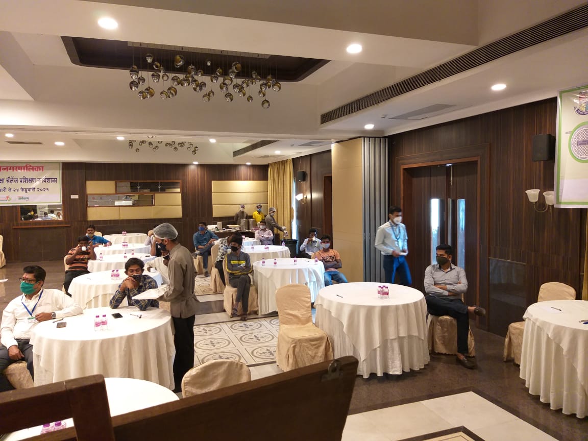 My_MBMC's tweet image. सफाईमित्र स्वच्छता चॅलेंज अंतर्गत आज जि.सी.सी. क्लब या ठिकाणी सफाईमित्रांसाठी मिरा भाईंदर महानगरपालिका द्वारा दोन दिवसीय प्रशिक्षण कार्यशाळा आयोजित करण्यात आली आहे.
 #SafaimitraChallenge #SSC2021 #SafaimitraSurakshaChallenge #MiraBhayandar #SwachhMiraBhayandar #TrainingWorkshop