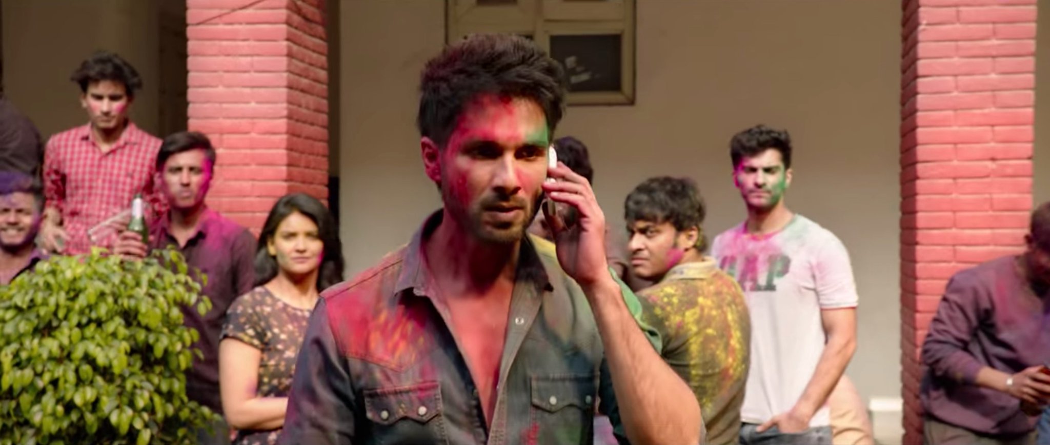 Happy birthday Shahid Kapoor. This is all of us when someone touches the food that we ordered. 