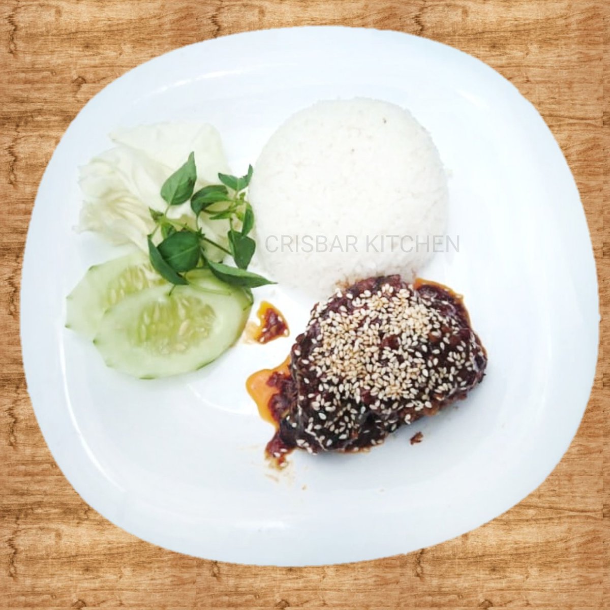 CrisbarKitchen's tweet photo. ==NASI + AYAM CRISBAR SAUS BLACKPEPPER == IDR: 13K

Original Ayam Crispy bakar di bakar dengan arang menciptakan aroma khas, lumernya Saus Blackpepper dan biji wijen menambah kuat citarasa bakaran
#foodie #kulinerjogja #grabfood #uny #ugm #upnveteranyogyakarta #sanatadarma https://t.co/KRZTAHjWPk