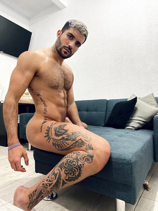 Feliz jueves!!!😈🍑😈🍑 &uacute;ltimos d&iacute;as al 80% de descuento en onlyfans   https://t.co/B5tamfbx0G   😈🍆🍑 https://t