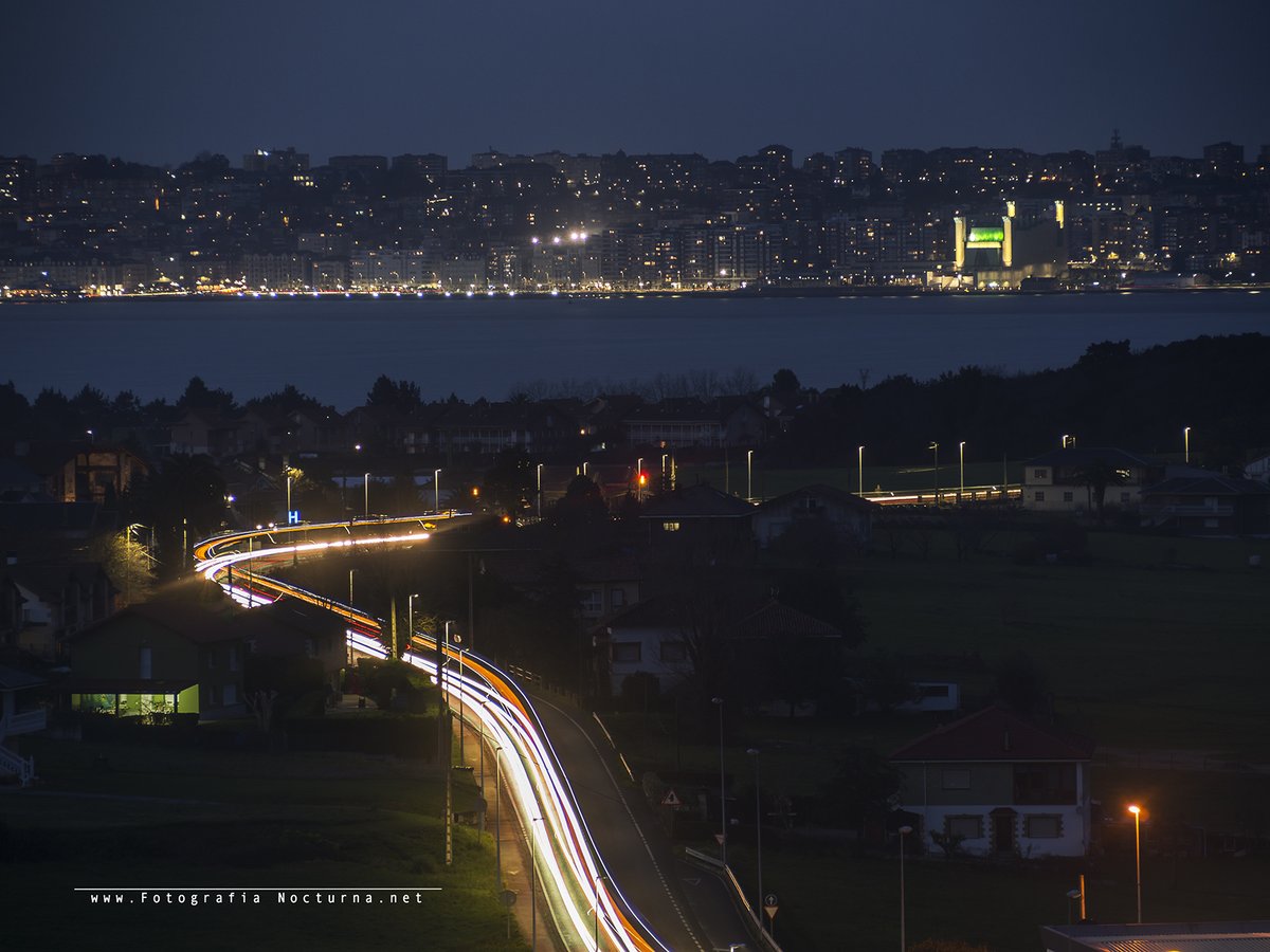 jmmpereda's tweet photo. Trazas de luz desde #Elechas #Pedreña #Santander #Livecomposite #Cantabria #lighttrails
#Fotografianocturna #Cantabrianocturna #Compartecantabria #Cantabriaturismo #NosvemosenCantabria #Cantabriainfinita
#Cantabriasinirmaslejos https://t.co/NfQ6iUmbD8 https://t.co/Y1iooJSO67