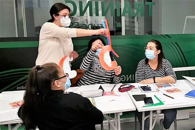 grupo_ssi's tweet photo. Egun on! Algunas imágenes de la formación que se está desarrollando en las instalaciones #SSITraining de #GrupoSSI en #Bilbao.
La formación para la obtención del #CP de auxiliares de atención sociosanitaria en domicilio, avanza: formación en anatomía.
@lanbideejgv #lanbide https://t.co/CDIyFnYnpO