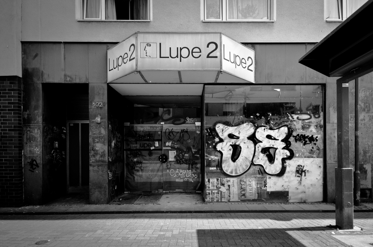 spaeslab's tweet photo. wiretapped voids cologne // 2013 – 2015 // 14 tracks, 1 Booklet // Originally we were searching for the last building in the series of works {kA}: Oblivious to Gravity in Cologne. For this, we …
https://t.co/AulOf71zjP https://t.co/31FAi2aJT9