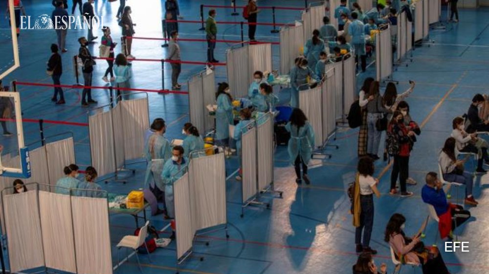 elespanolcom's tweet photo. 😷 Sigue la última hora sobre la #COVID en España y en el mundo: 

Sólo Madrid, País Vasco, Ceuta y Melilla superan los 250 casos de incidencia https://t.co/J3VNVUqAN3 https://t.co/k6WZaYTCdY