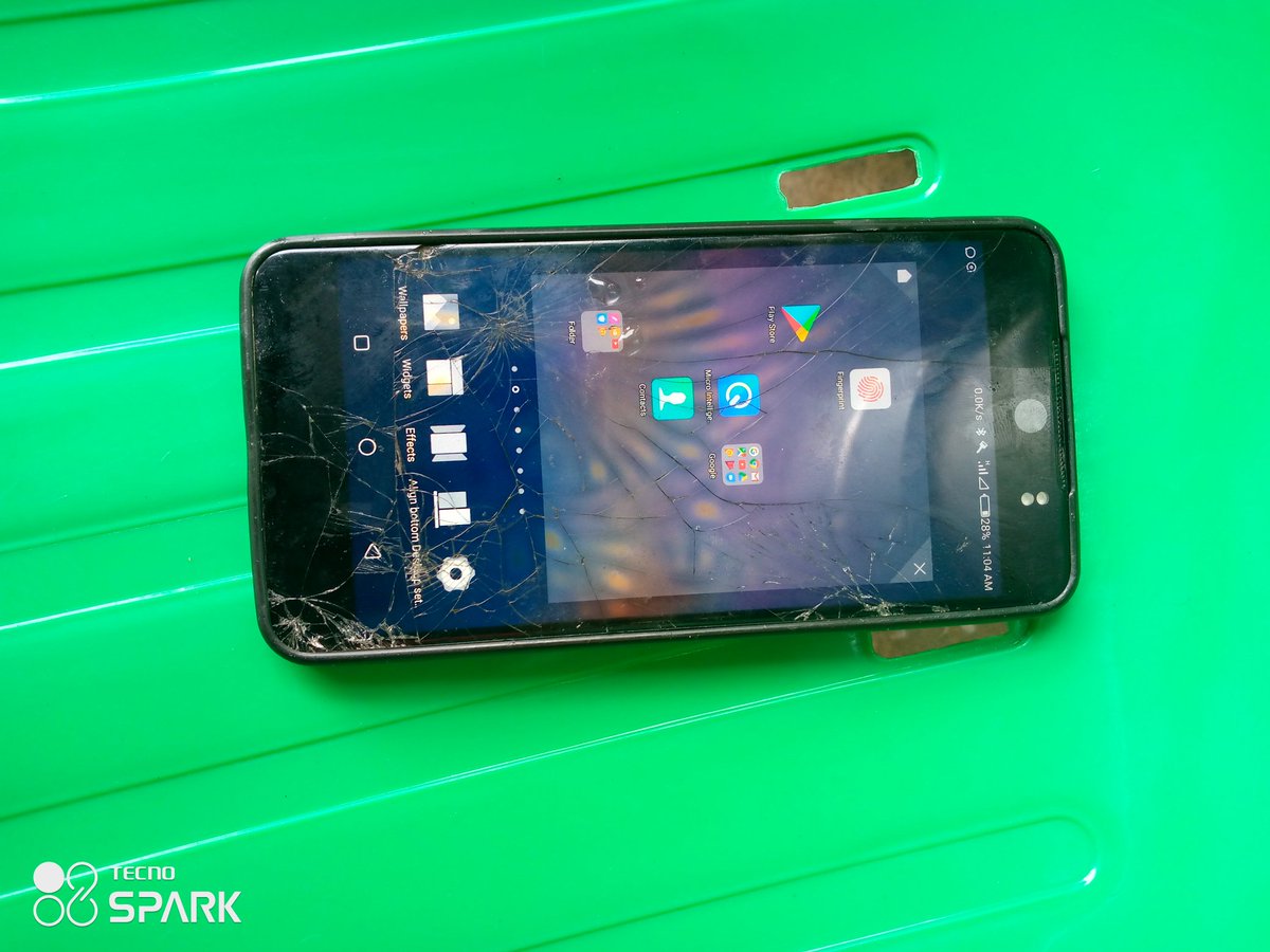 piwangdiana's tweet photo. Hello @JumiaUG  that's my phone , am student and we are doing online studies, have no laptop so I use my phone but the broken screen distrubs , I need to win this , guys u all retweet thanks 
#UpgradeMyTech https://t.co/b125dgcFgM