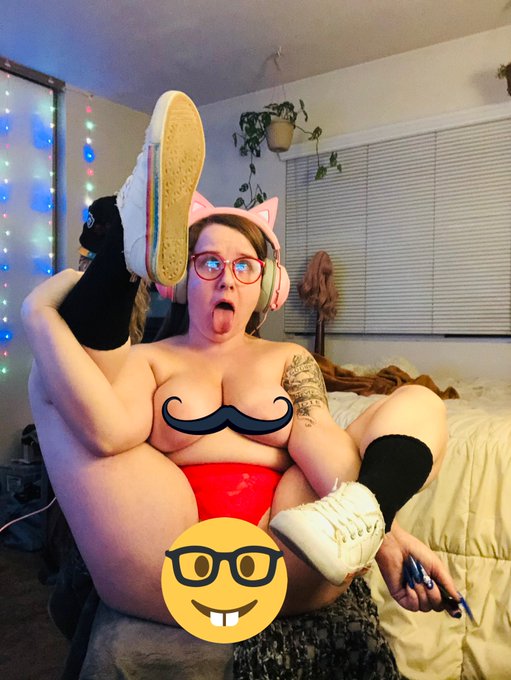 Wanna see this kitty play with her kitty?? 😈🐱➡️➡️ https://t.co/yl7sDnqgw8 https://t.co/AvKlvGh6tT<a href="/tag/santa"class="tags"><span>#santa</span></a><a href="/tag/onlyfans"class="tags"><span>#onlyfans</span></a>