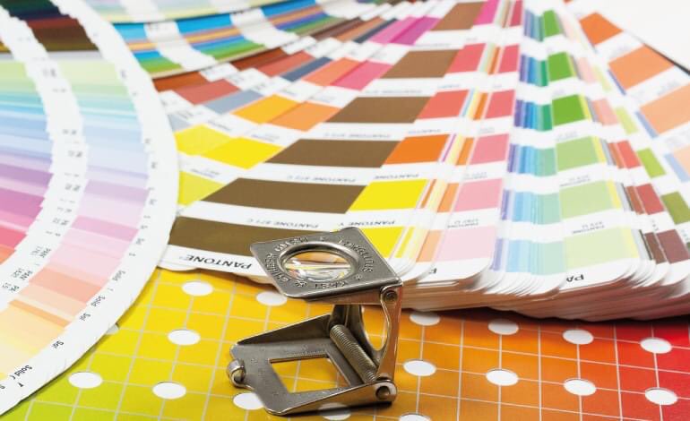 Si vas a iniciar un nuevo proyecto, elegir el color de la identidad corporativa de tu marca no será tarea fácil. 

Con este post te daremos las claves para que sepas cómo elegir correctamente el color corporativo ➡️ bit.ly/3sqKAqd

#identidadcorporativa #diseñográfico