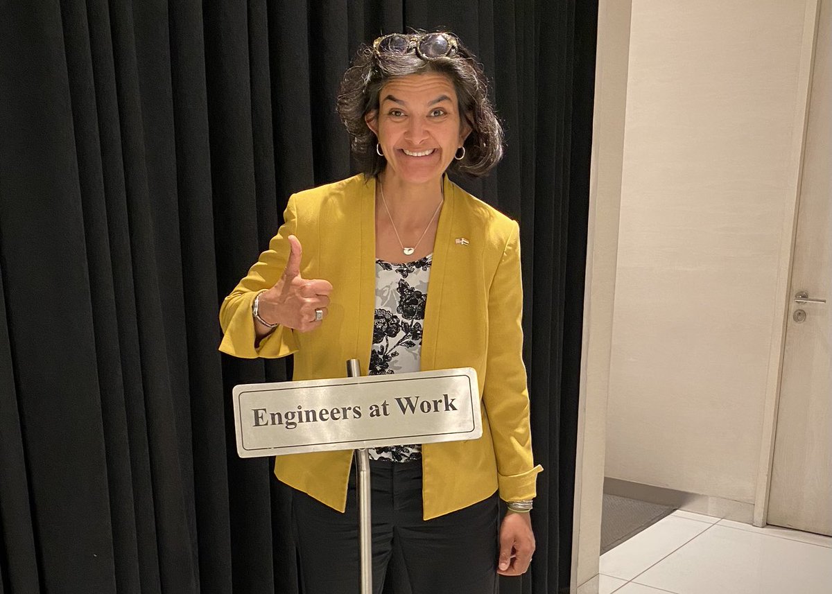 RitaB66's tweet image. Happy Engineers’ Week!
#engineersweek2021 #TBT from Feb. 2020, New Delhi, India. 🇮🇳