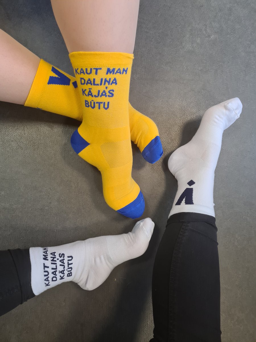 Īpašs pārsteigums! Valmieras zeķes ar tajās ierakstītu vēlmi - kaut man Daliņa kājas būtu! Šie dziesmas vārdi bija populāri laikā, kad soļotājs Jānis Daliņš Latvijai izcīnīja pirmo olimpisko medaļu. Domājams, ka solis, kājās esot šādām zeķēm, būs raits  valmiera.lv/lv/jaunumi/tur…