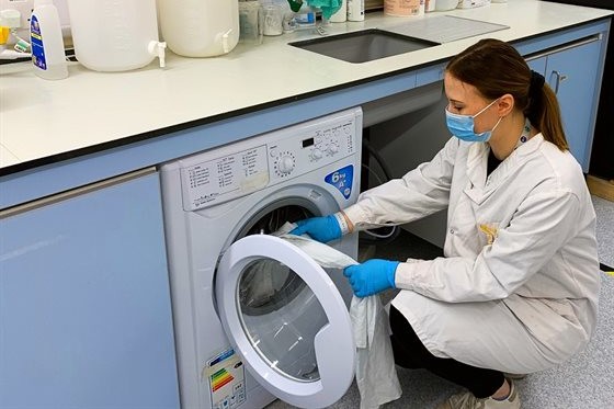NursingTimes's tweet photo. Washing uniforms at home 'risks spreading Covid-19 to other surfaces'
https://t.co/YX5IXZMHrb https://t.co/pdJLATphnp