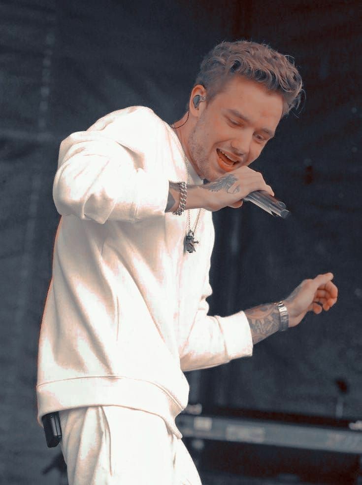 TOBESOLQNELY's tweet image. #streamremember #streamremember #streamremember 
chi vuole