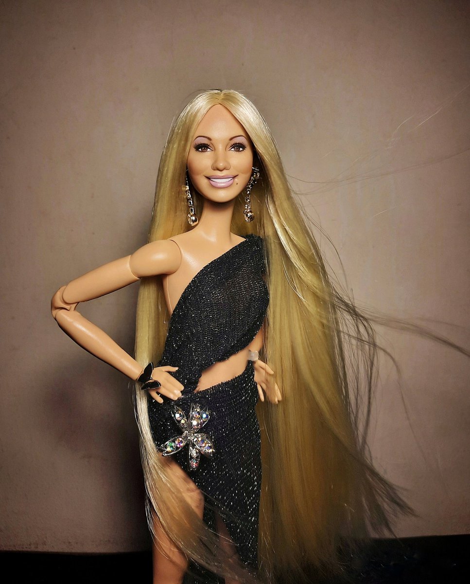 Lui Manier teleurstellen Lambily Ian Timothy's #Barbird 💕 Twitterissä: "Making the most of life!  🎵♥️👑🦋 Recreating one of my favorite music videos and song from @ MariahCarey I wish @Barbie @Mattel would release an official MC