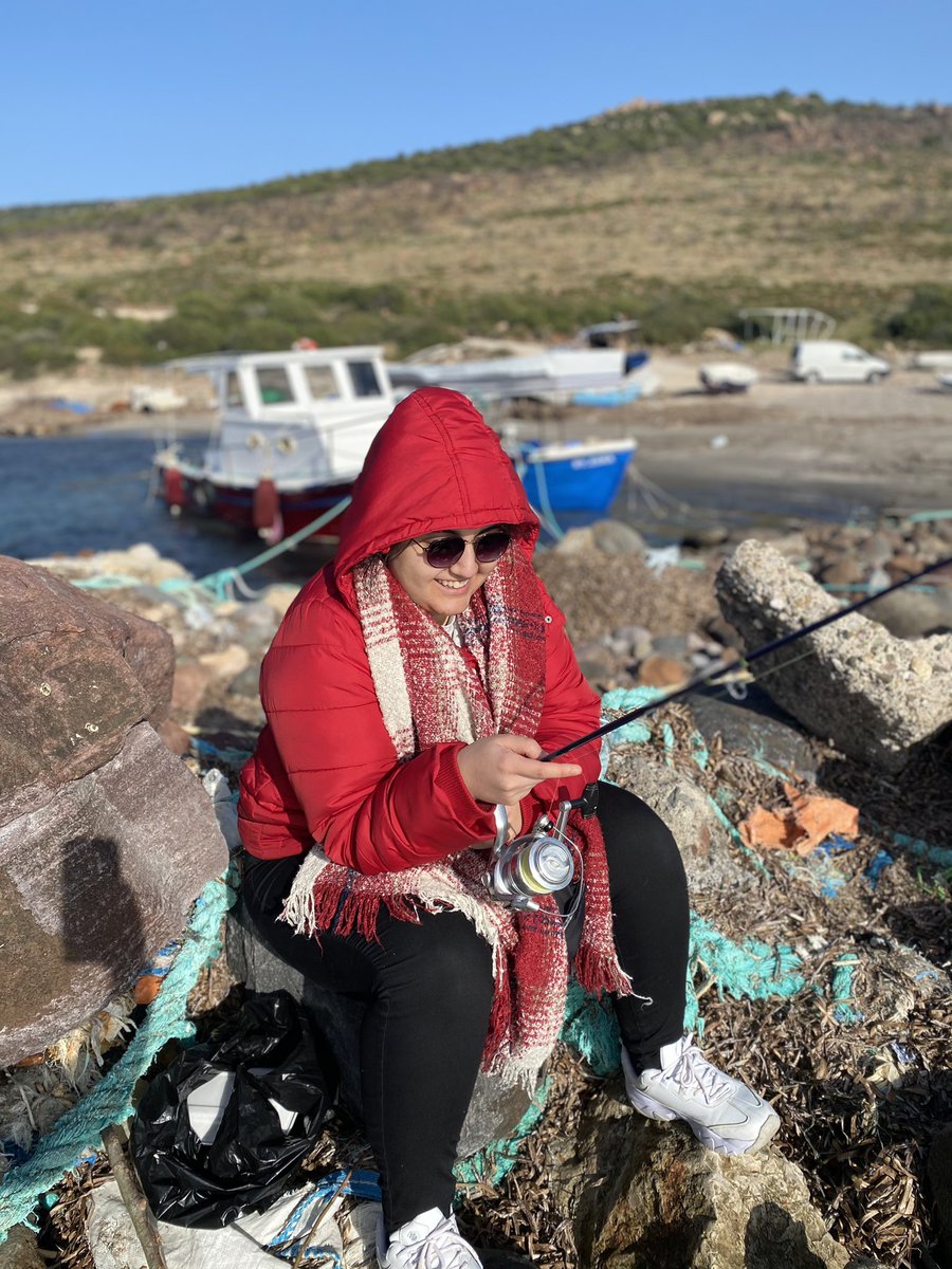 Siyaseti kafasında bitirmiş kadın kombini 😂 <a href="/ladiinkurt/">Ladin Eren</a>