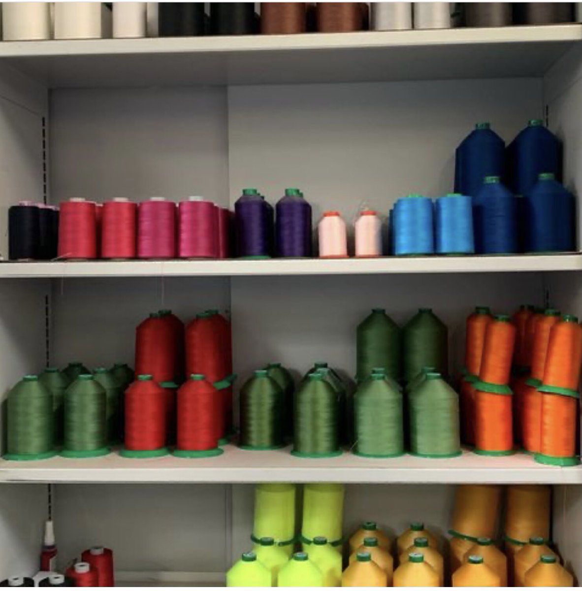 Welke kleur zou jij kiezen #genaaideboeken #boekbinden #specialeopdracht