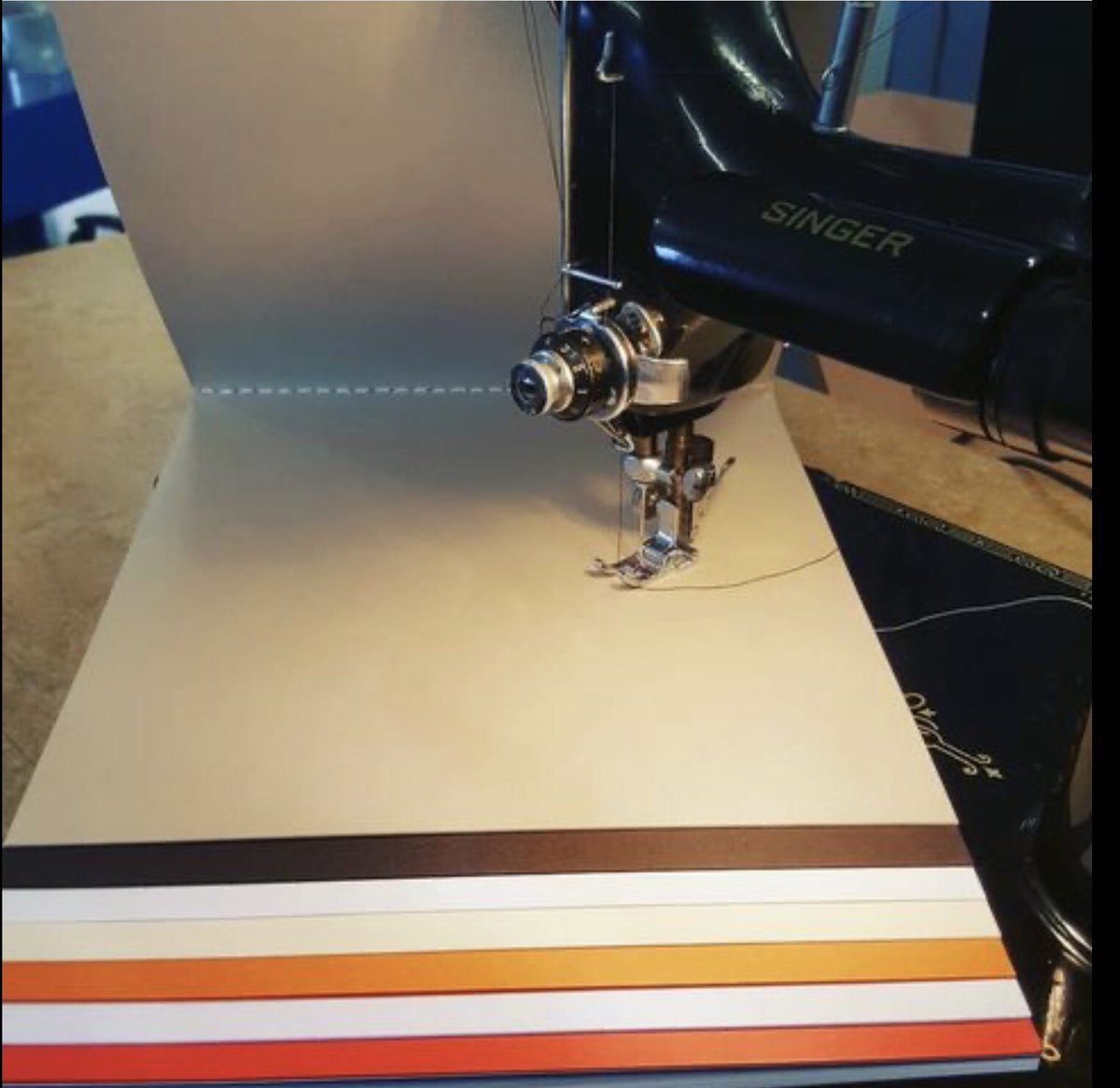 Singersteken. #boekbinden #specialeopdracht