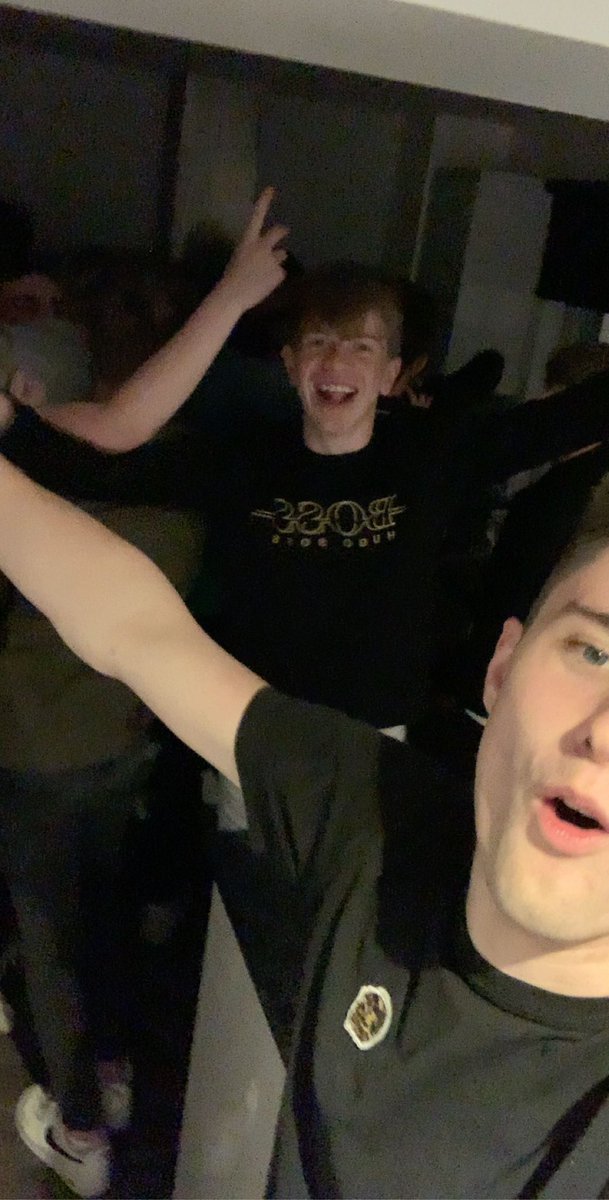nathanmurray__'s tweet photo. happy 18th mate, hope it’s a good one and hopefully see h soon for a drink 🍻 @_callumgray https://t.co/zHDyb0a7zX