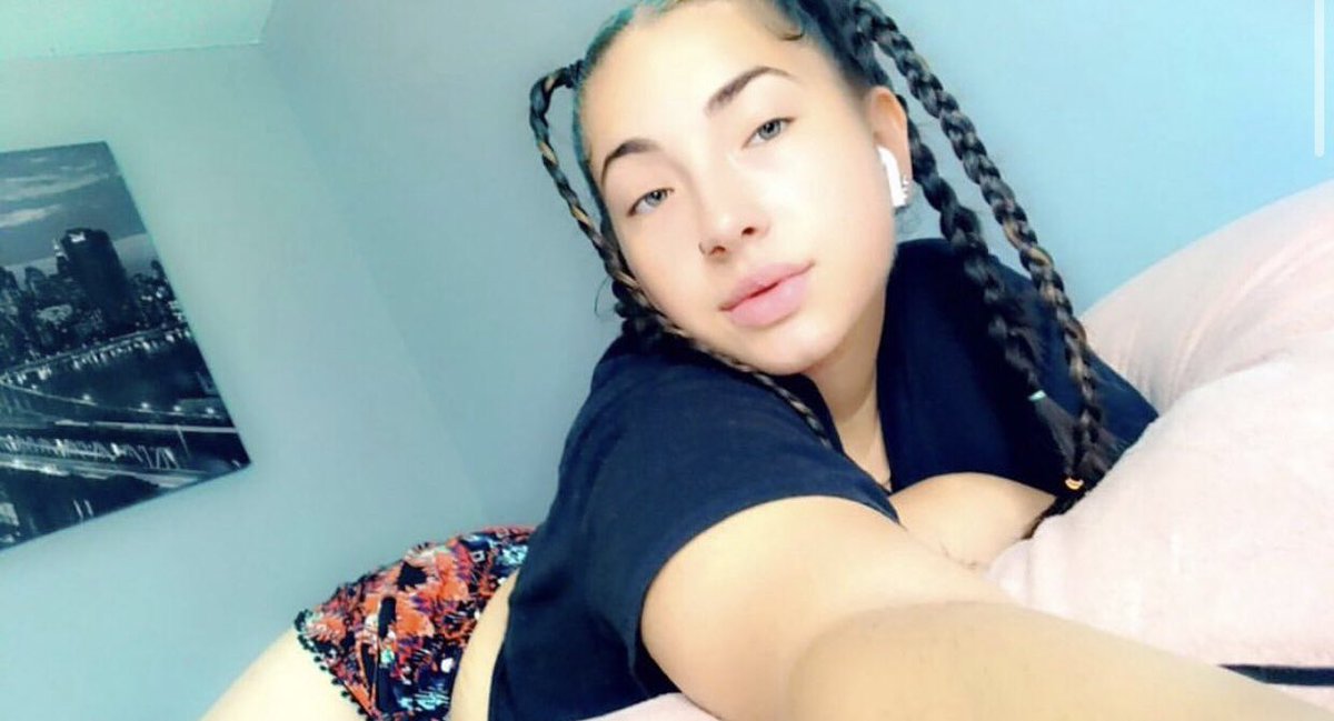 hannah_2raw's tweet photo. #SellingContent 😍 who wants content from me . dm for my menu🥰😏 #AdultWork https://t.co/RjWQaoRvUY