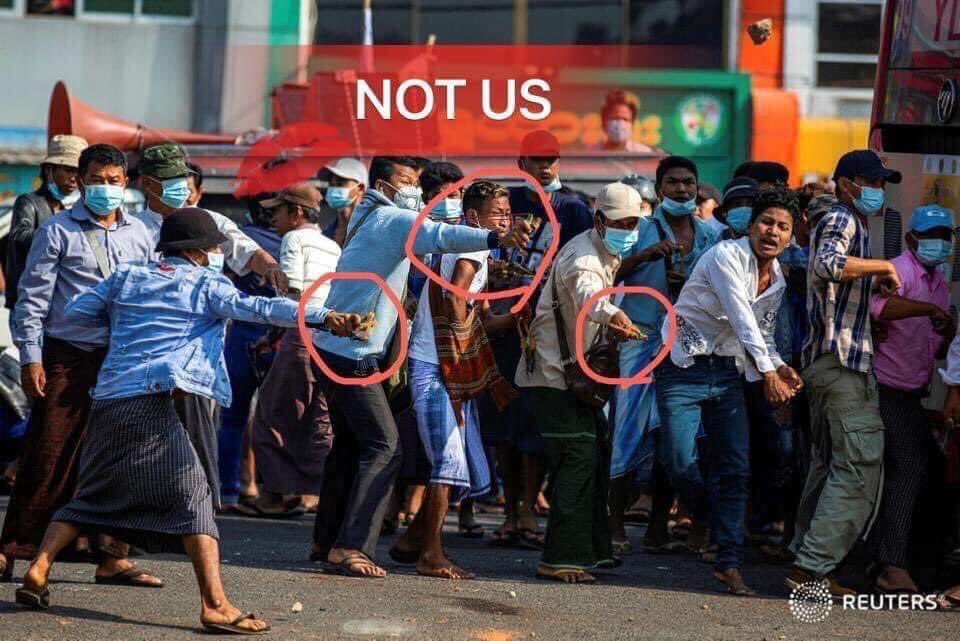 Rita18663818's tweet photo. Dear World, When you see anyone with daggers, slingshots or other weapons , this is not us (not exactly us).They all are hourly paid blackguards hired by Juntas.
#RejectMilitaryCoup
#we_protest_peacefully
#we_never_violate
#JuntasTrick
#FreeAungSanSuuKyiAndDetainees
#NoReElection https://t.co/H01T4taW2j