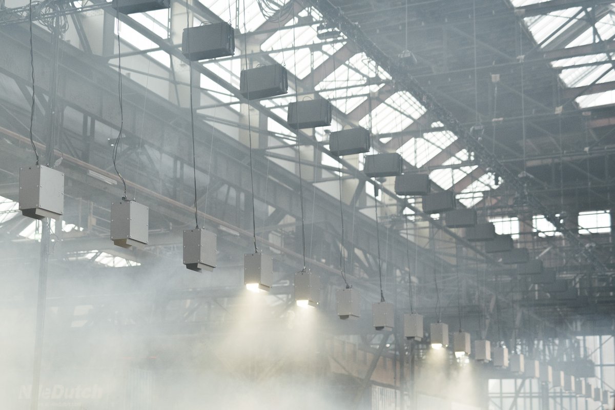 4DSOUND's tweet photo. From the archives: SKYLINE I is an audiovisual installation exploring our relationship to space. Through a 4DSOUND-powered system, sound syncs with kinetic lights and animates over an 80 metre distance creating a mystifying ambience. #NickVerstand #BorisAcket #BobRoijen #4dsound https://t.co/Jr8RHzOatc