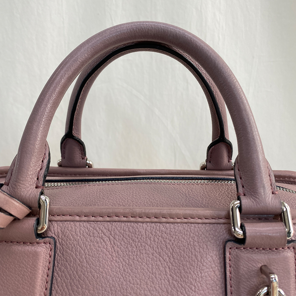 Reglam 掲載商品 Loewe ロエベ アマソナ 28 新商品 続々と入荷中 商品の詳細はサイトのメニュー New Arrival をご覧ください T Co F9t9qjfr2e Loewe ロエベ ハンドバッグ ピンクバッグ 秋冬コーデ リグラム