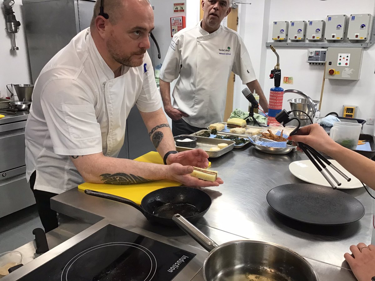KendalCulinary's tweet photo. A Huge thankyou to Jamie Roberts, exec chef from the Swan Hotel Newby Bridge for the online cooking demonstration for our students yesterday. Not only did Jamie cook 2 amazing dishes but also spoke about the key employability skills required for the industry. #lockdownlearning https://t.co/XLt0L3mRvI