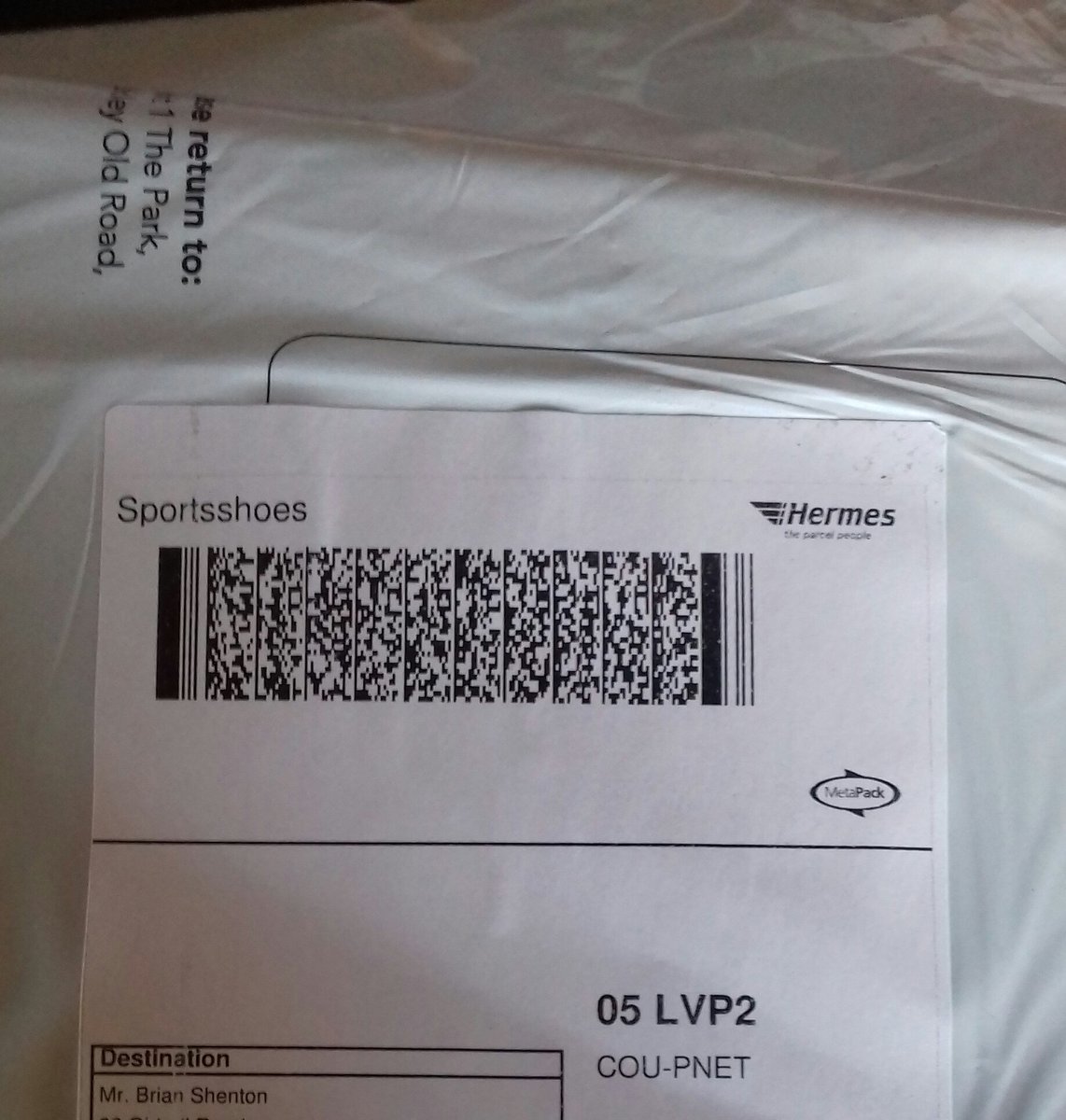 BrianShenton54's tweet photo. Awesome service from @sportsshoes_com and @Hermesparcels. Shoes ordered 19.30 on Tuesday and delivered 09.40 Thursday π#newdaps #newbalance https://t.co/yHdYlUFIfR